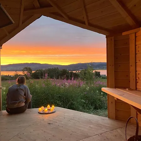 Cosy With As Add On Service בית נופש *